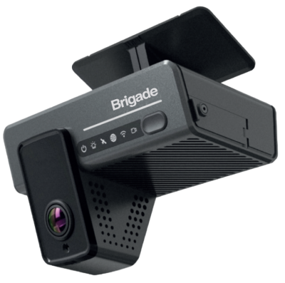 Kamera AI Dashcam Brigade DC-204-AI montowana na szybie ciężarówki